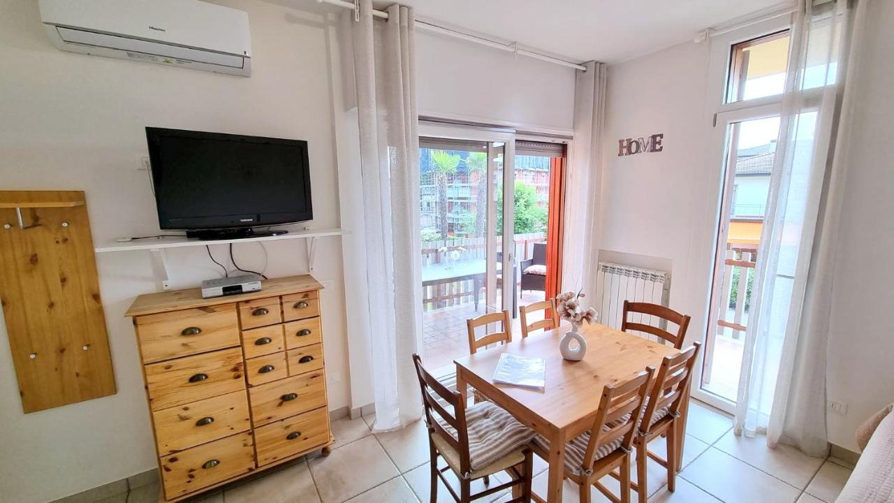 Appartamento Peschiera Пескиера дел Гарда Екстериор снимка