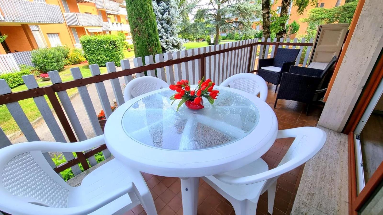 Appartamento Peschiera Пескиера дел Гарда Екстериор снимка